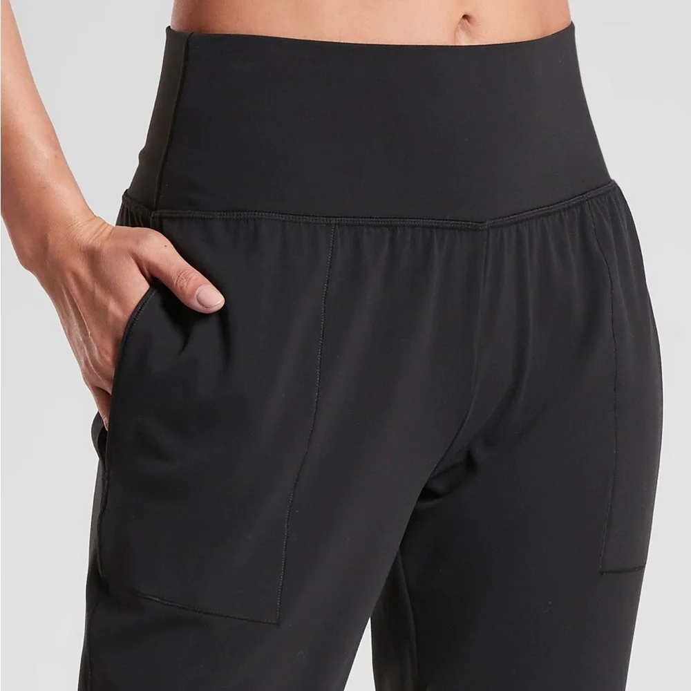 Athleta Salutation Jogger NWT - Picture 3 of 12
